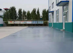 东方彩色路面喷涂翻新的材料对冬季