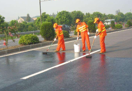 东方 彩色路面喷漆维修改色的使用寿命有多长？